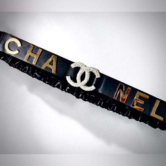 CHANEL Accessories - Gold CHA NEL Crystal interlocking CC Black Leather Scrunch Waist Belt & Box XS S